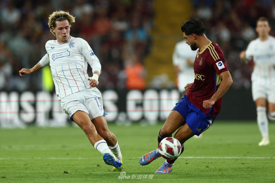 鲍威尔:赛季初外界认为我们只能拿30胜 我们把批评声转化成动力